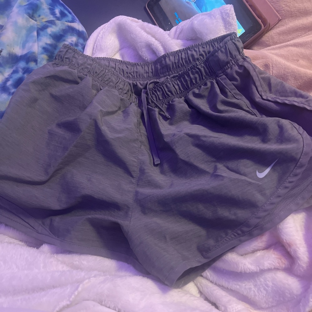 nike dri fit athletic grey shorts
